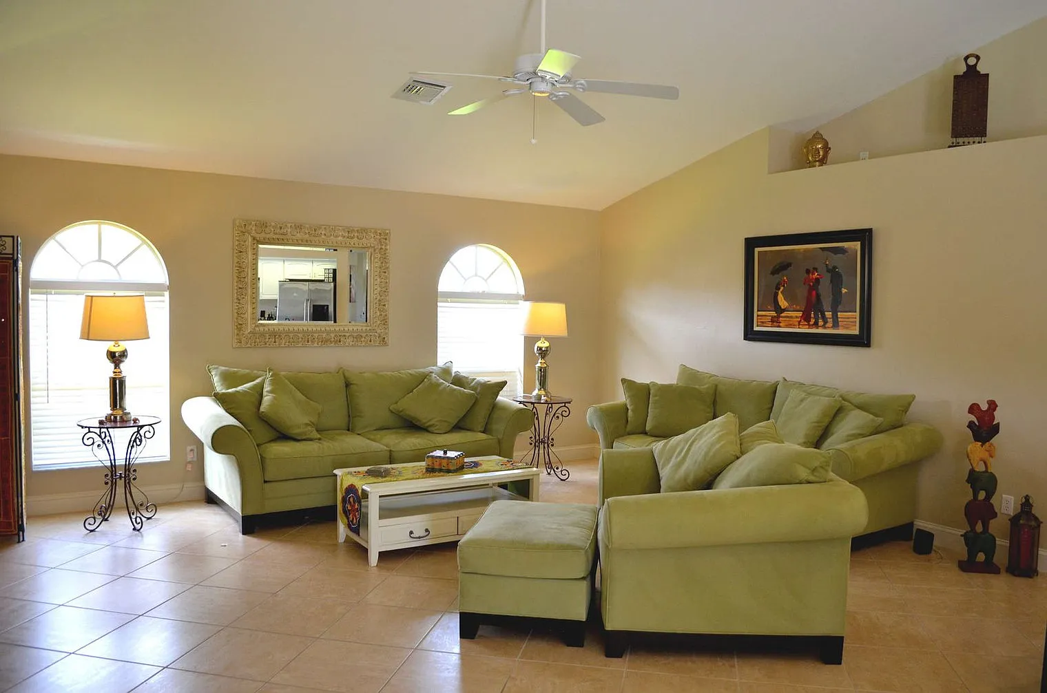 3 bed, 2.0 bath, 2098 sqft, $6,000 — Photo 1