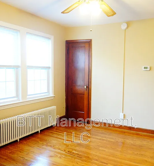 806 Houston Ave #2 — Photo 4