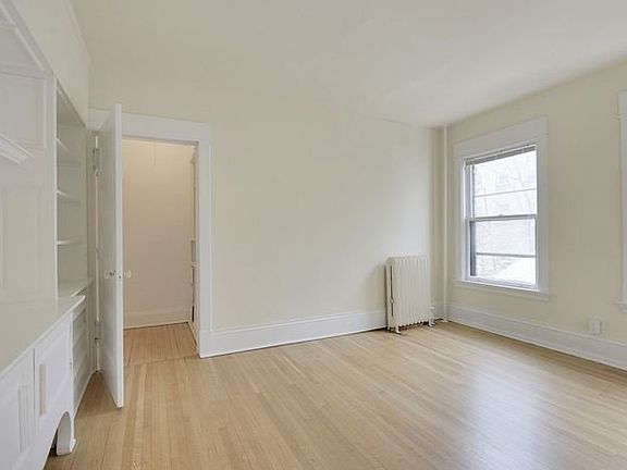 5th image of 598 Lincoln Ave APT 101