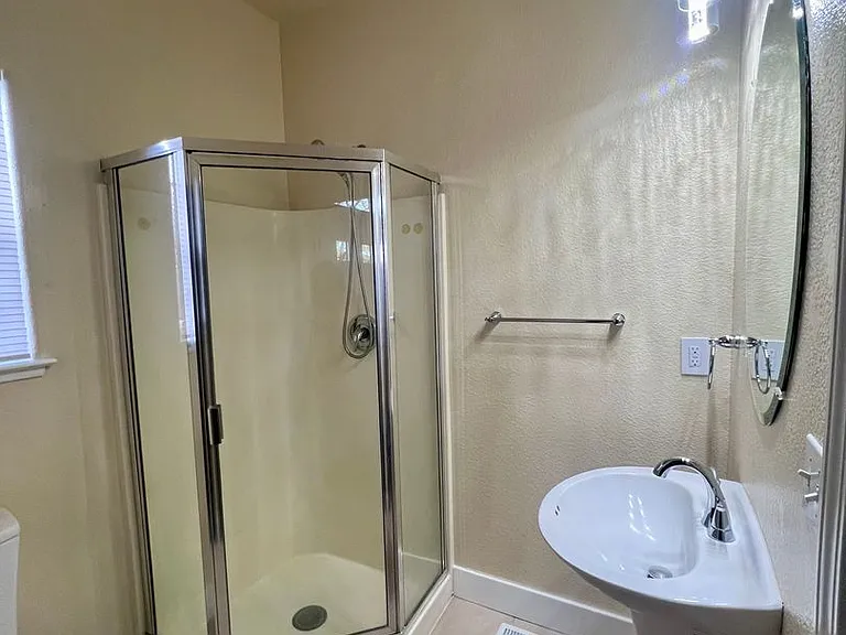 2749 Marlow Ct — Photo 5