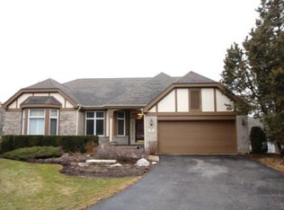7 La Costa Ct, Lake In The Hills, IL 60156