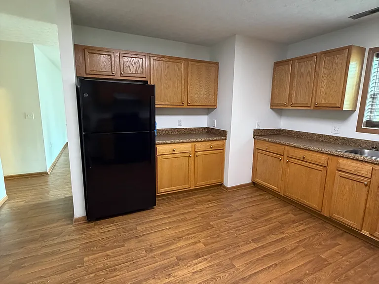 700 Elm St — Photo 3