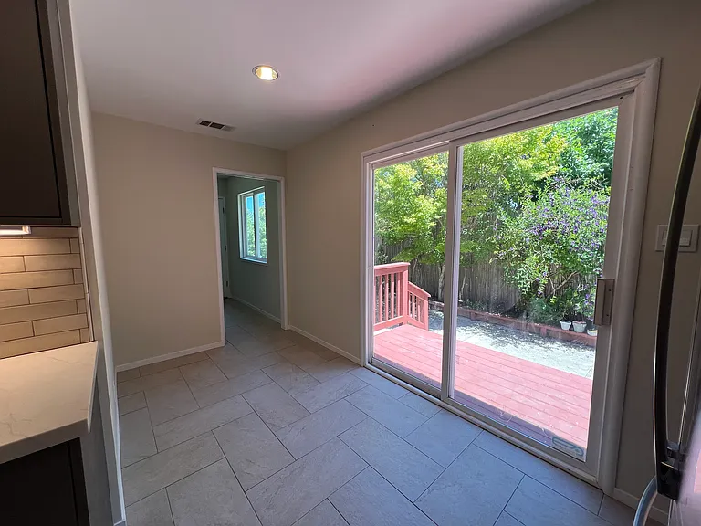 4067 Wesley Way — Photo 9
