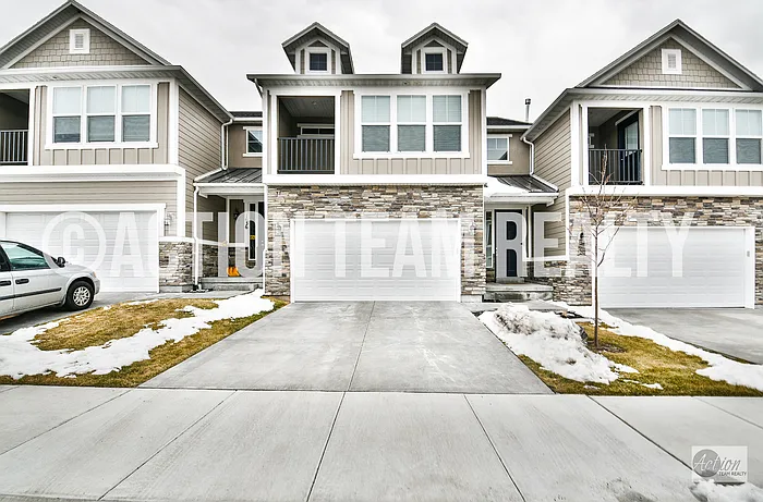1632 N Apache Rd — Photo 1