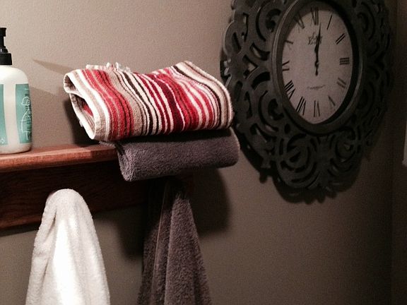 Shower/bath main floor House