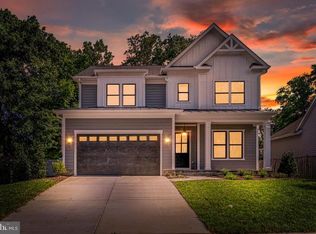 601 Birch St SW, Vienna, VA 22180