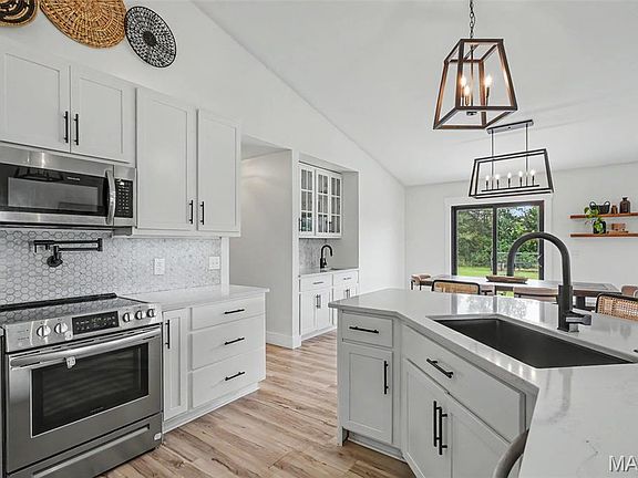 4th image of 30944 Bonnie Bell Dr