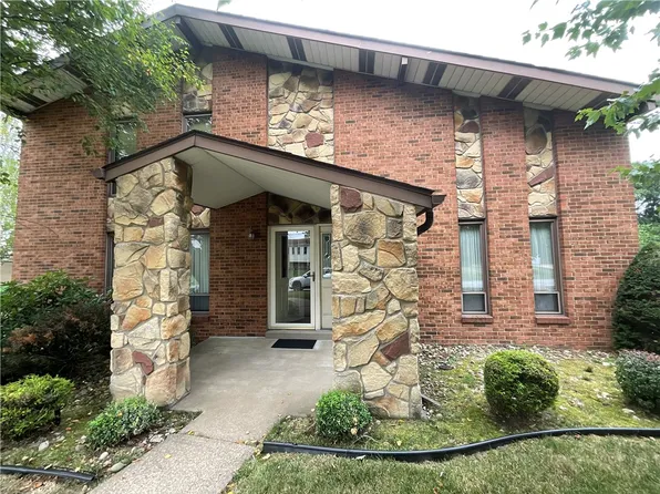 1807 Educational Dr, White Oak, PA 15131