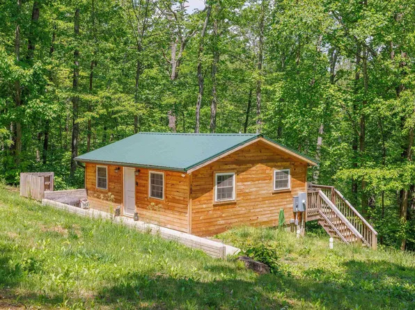 700 Red Bird Dr, Stanardsville, VA 22973