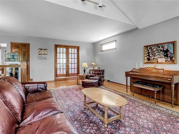 5th image of 6130 Meadow Lakes Dr