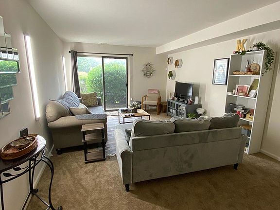 5th image of 49 Whitemarsh Ct #1520