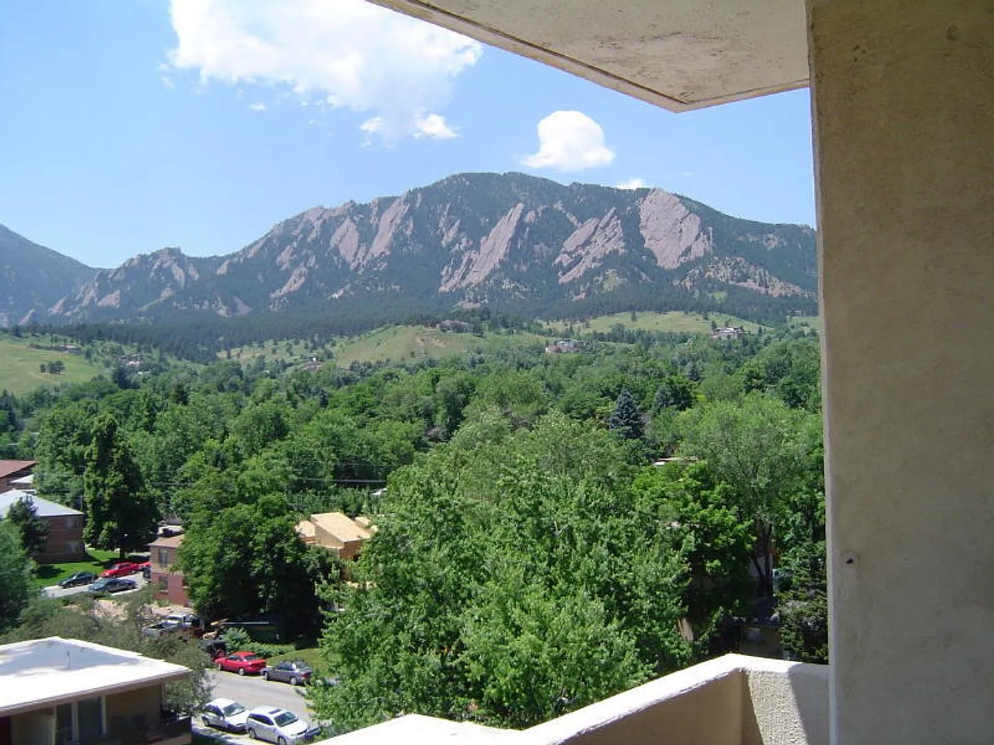 Rare 1-bed Boulder Condo on 7th Floor, Fantastic Views of Flatirons — Photo 2