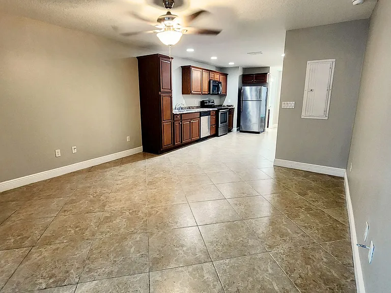 5151 SE 103rd Ln #4 — Photo 3