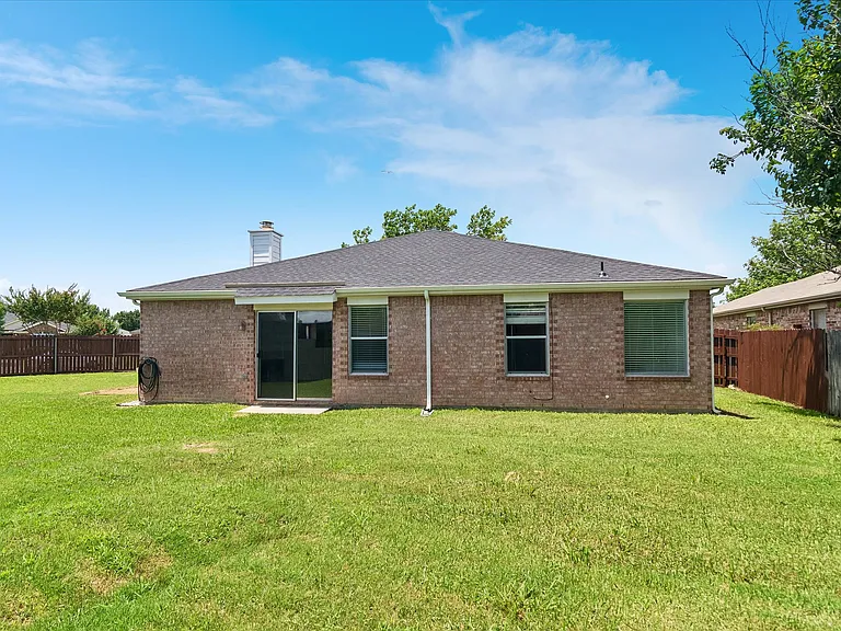 3300 Creekwood Dr — Photo 27