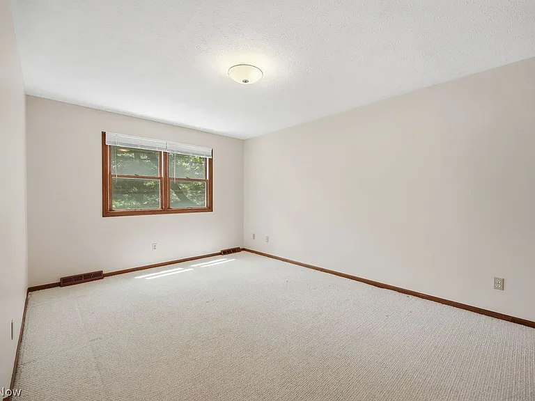 5034 Medhurst Ave — Photo 15