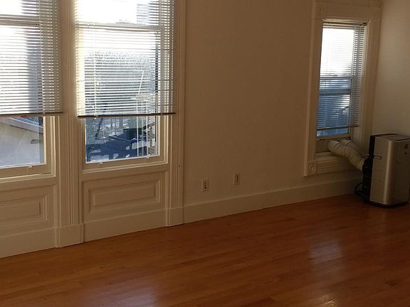 3rd image of 1252A Golden Gate Ave