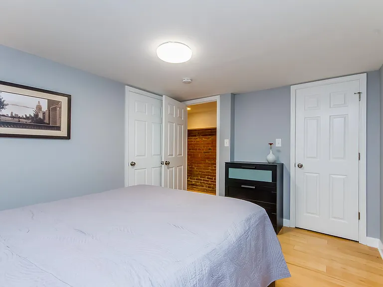 510 E St NE #B — Photo 19