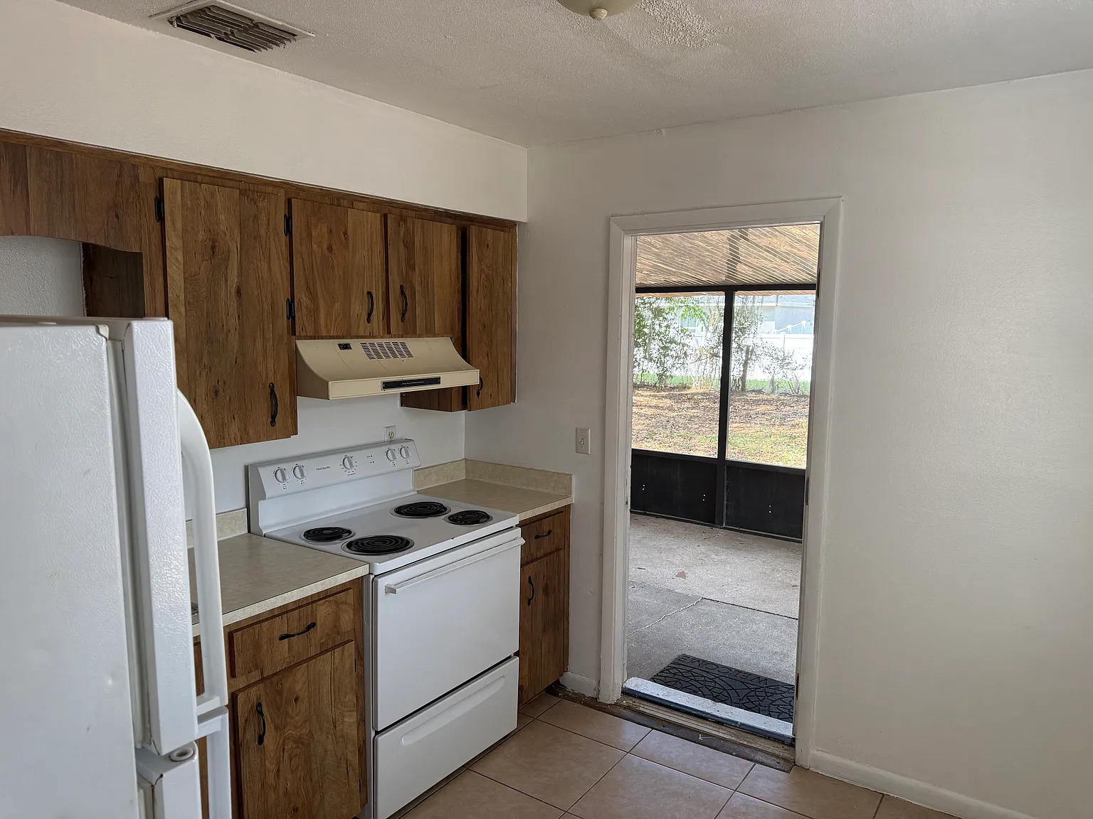 2 bed, 754 sqft, $1,275 — Photo 4