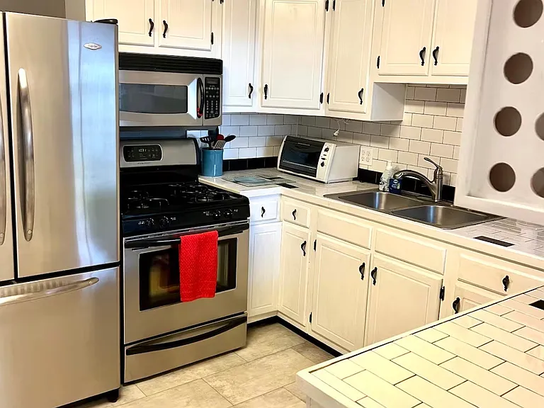 1309 Wendover Dr — Photo 9