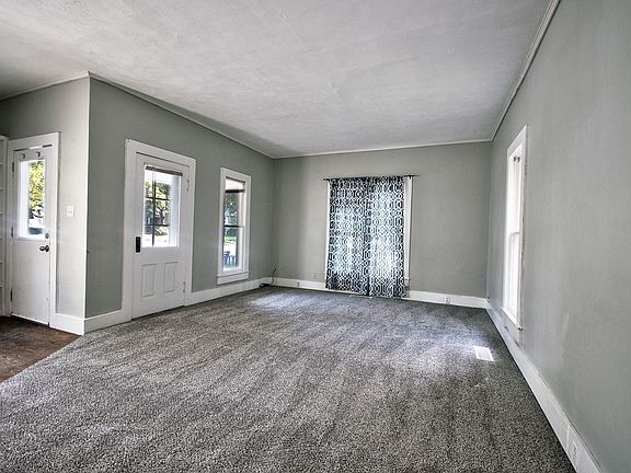 4th image of 801 Emerson St