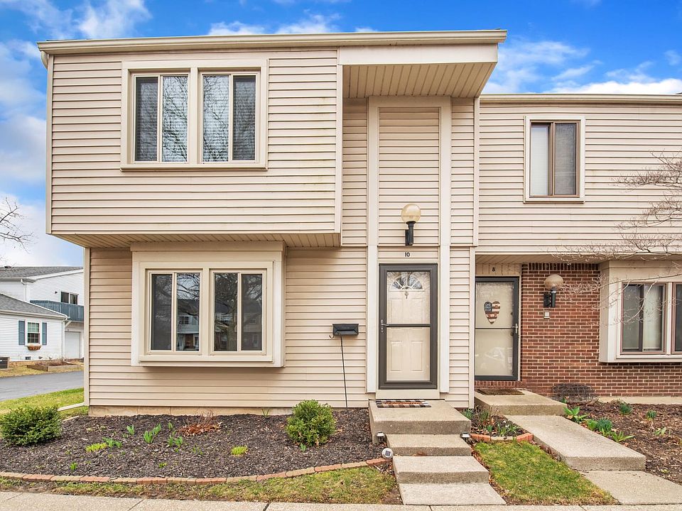 1st image of 10 Meadowbrook Dr