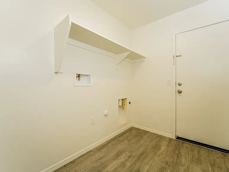 12946 N Ong Dr — Photo 16
