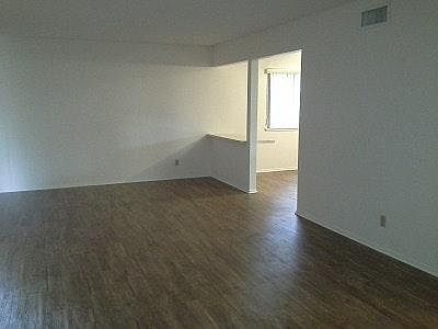 5th image of 974 Woodland Ave