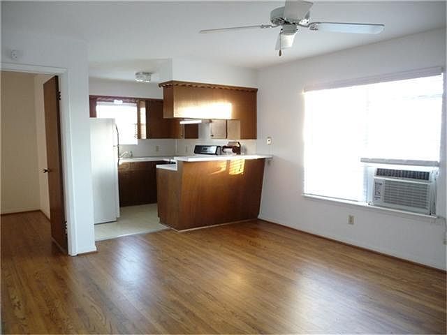 1st image of 1149 W 21st St