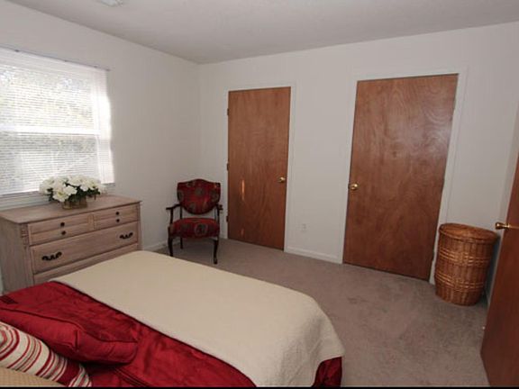 4th image of 218-4 Stancill Dr