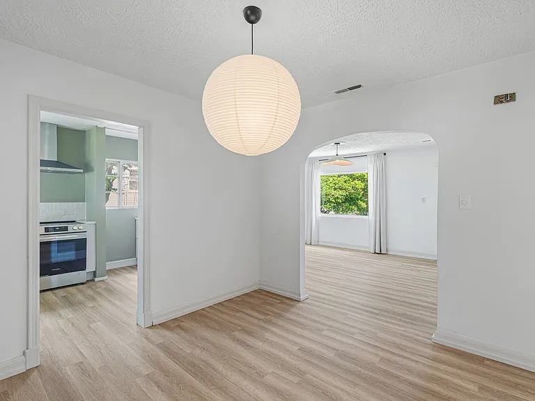 2531 Keystone Ave — Photo 9