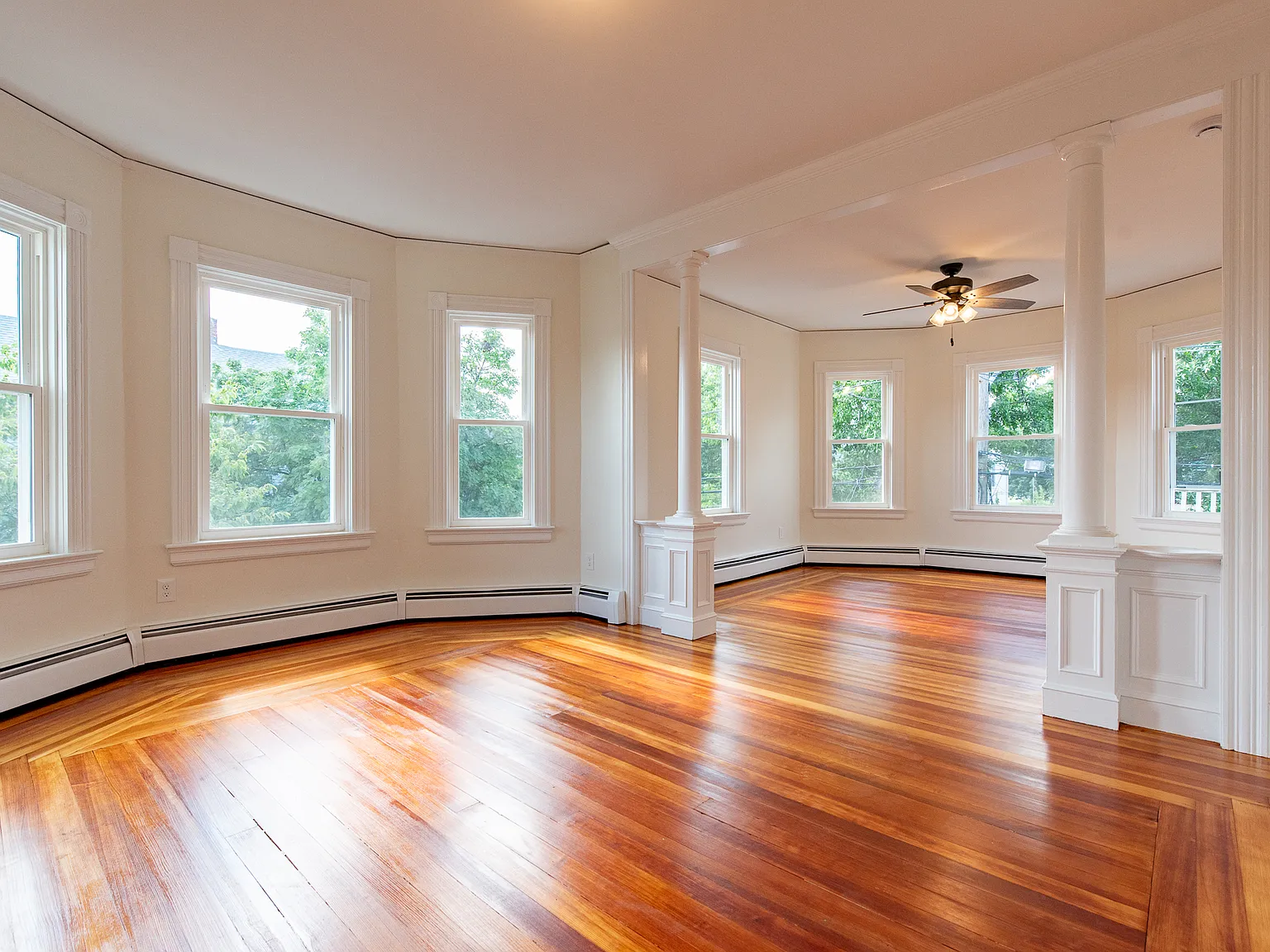 3 bed, 1100 sqft, $2,400 — Photo 4