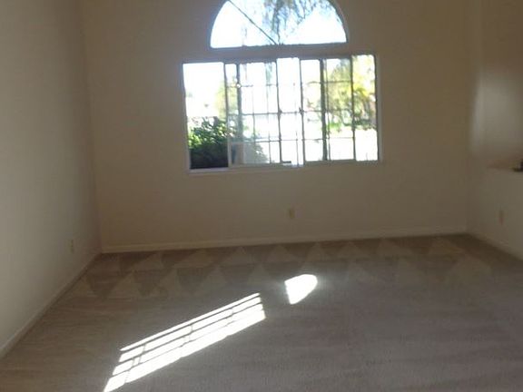 3rd image of 1562 Jamie Dr