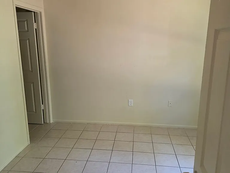 5613 Eight Street Ct E — Photo 8