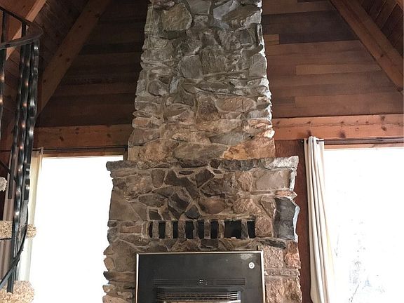 3rd image of 16916 Rainbow Ln E