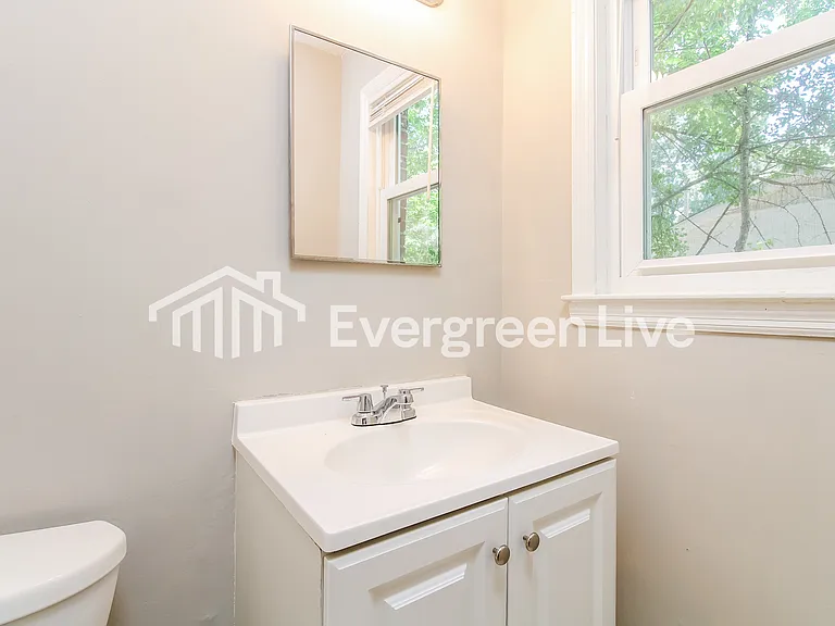 528 Atterbury Dr — Photo 10