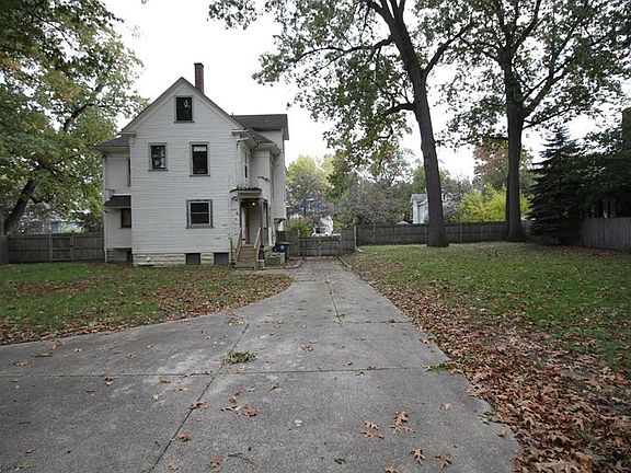 5th image of 421 Woodland Ave