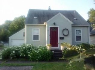 715 10th St NW, New Brighton, MN 55112