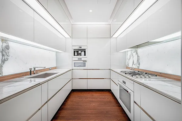 Rented by Compass | media 28