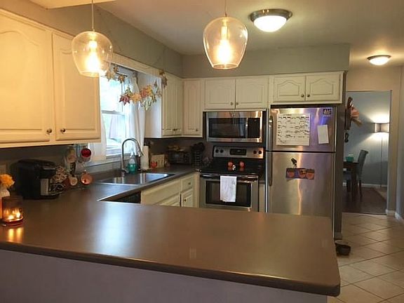 3rd image of 26874 Oakmead Dr
