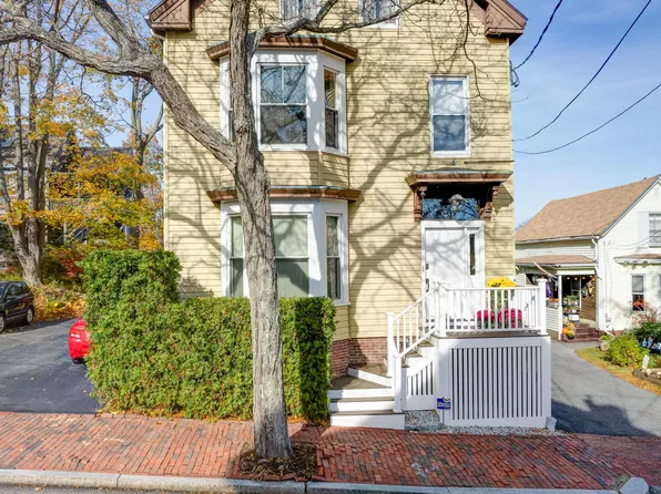 35 Melbourne St APT 1, Portland, ME 04101