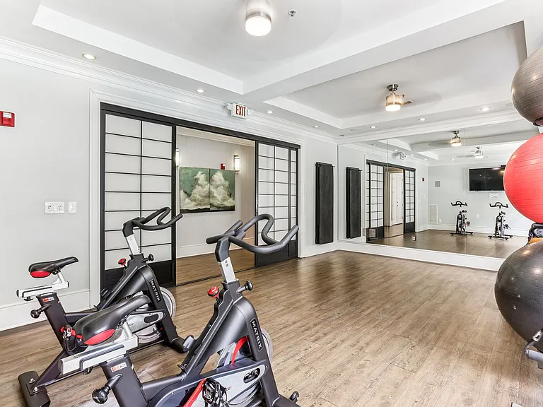 Avana Uptown — Photo 20