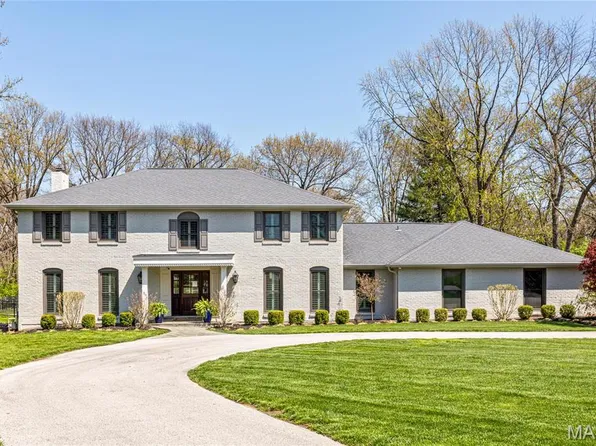 1994 Windmoor Pl, Saint Louis, MO 63131