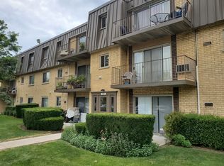 584 Fairway View Dr APT 3L, Wheeling, IL 60090