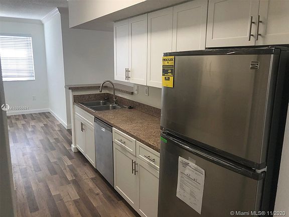 4th image of 11630 SW 2nd St #17202