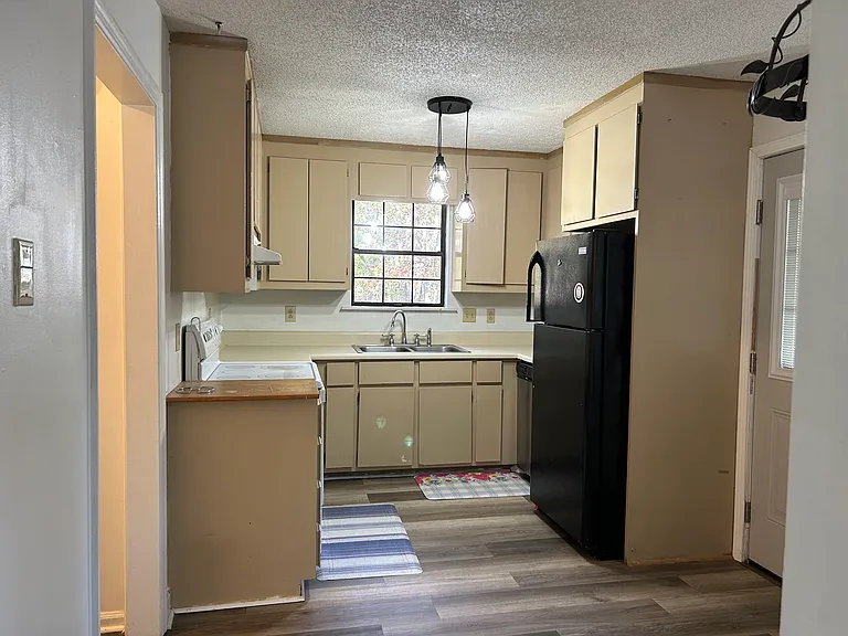 954 Unadilla Trl — Photo 11