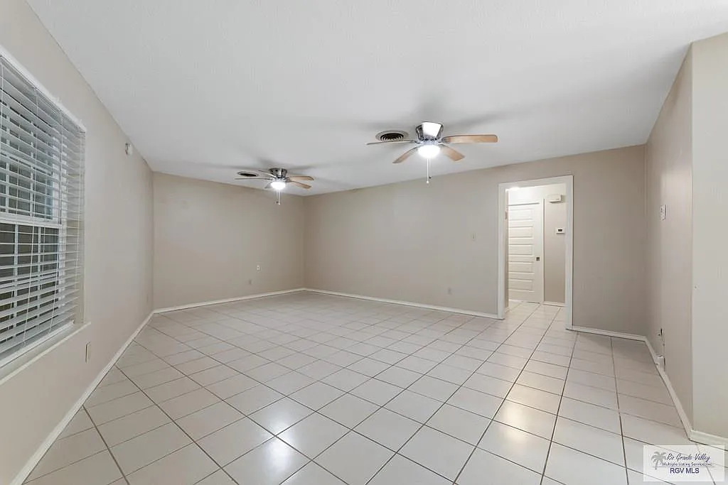 2 bed, 1.0 bath, 1237 sqft, $1,200 — Photo 4