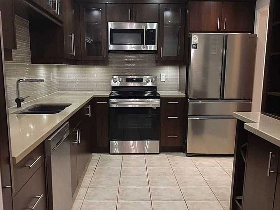 2nd image of 2140 Oakpoint Rd