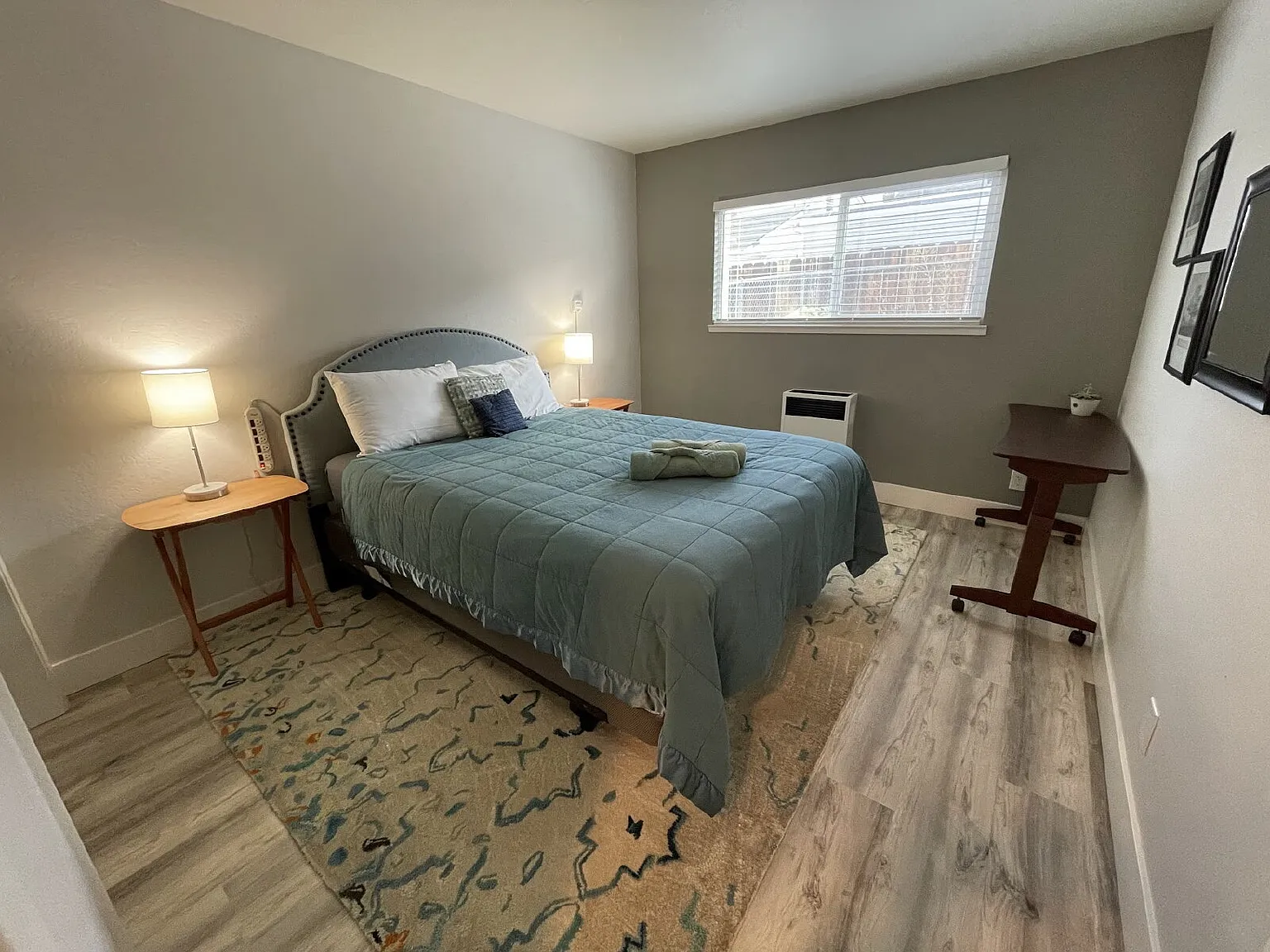 2 bed, 1.0 bath, 1322 sqft, $2,200 — Photo 2