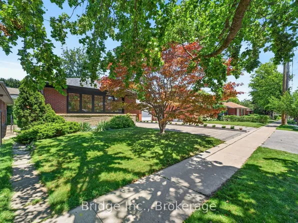 14 Norseman St, Toronto, ON M8Z 2P2