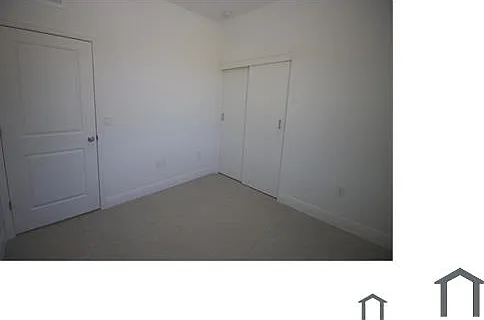 1138 Darling St E — Photo 10
